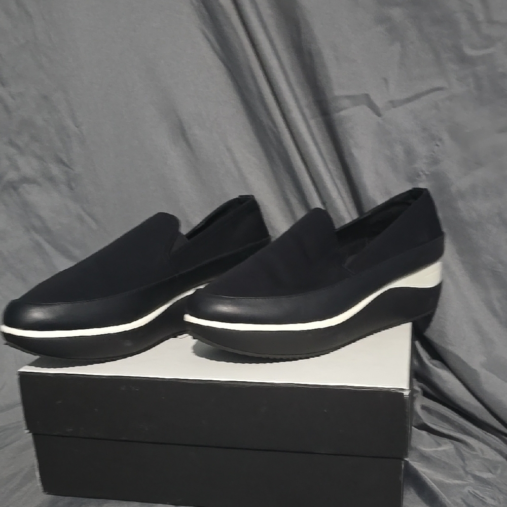 Women's Black Slip-On Donald Pliner 8.5